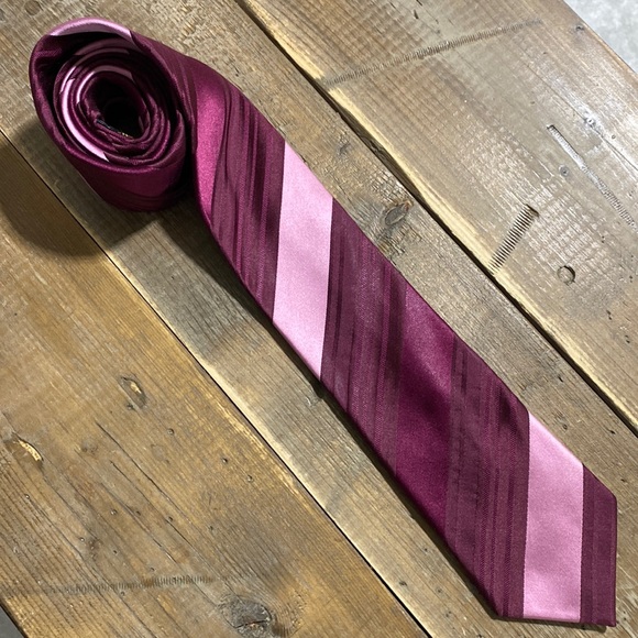BCBG Tie - Picture 2 of 3